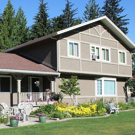 Alpenrose Revelstoke Bed & Breakfast Exterior photo